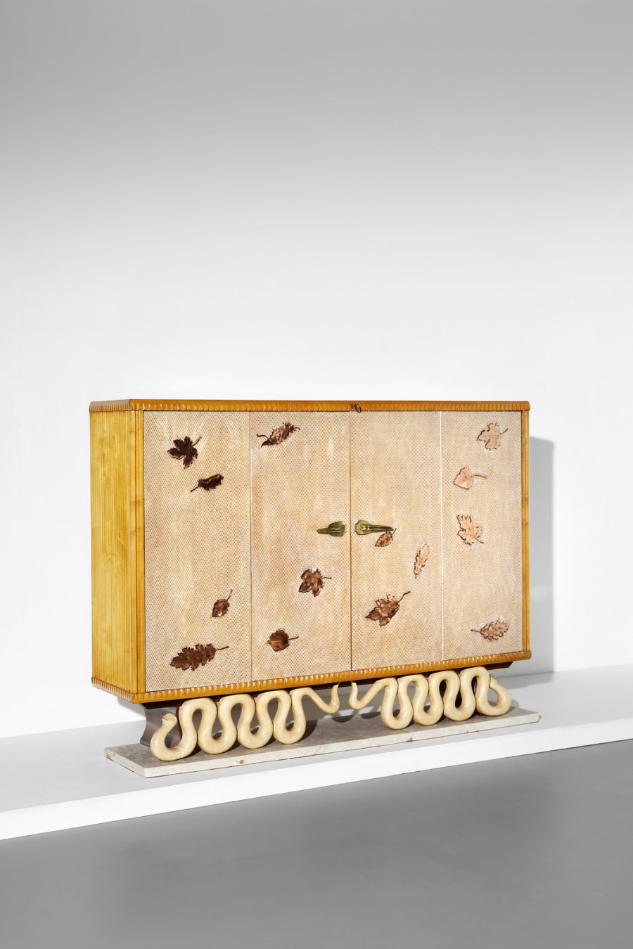Acquistiamo mobili bar in pergamena design Osvaldo Borsani